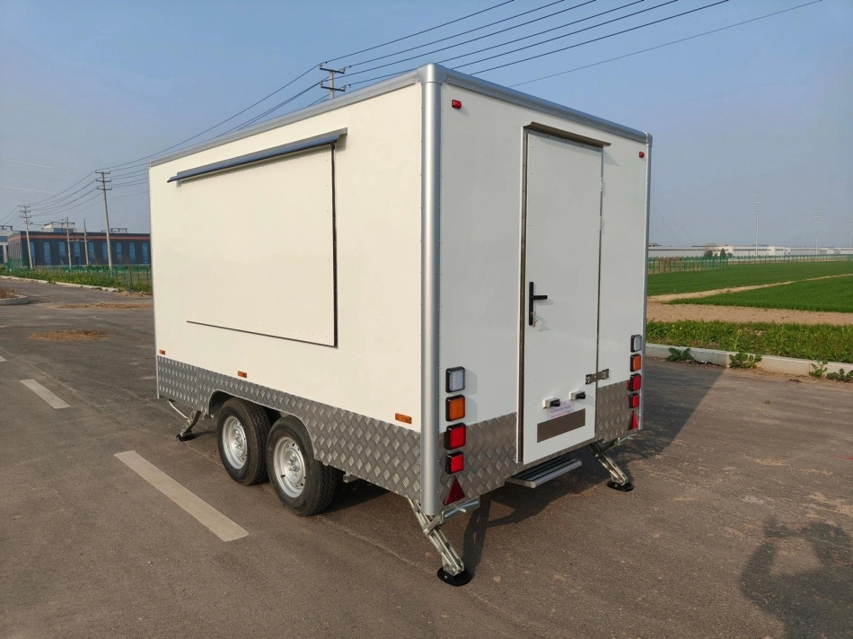 Food Truck  WB-350F Equipé