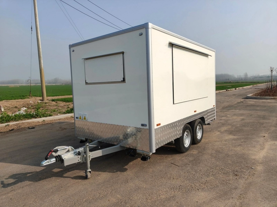 Food Truck WB-400F Equipé