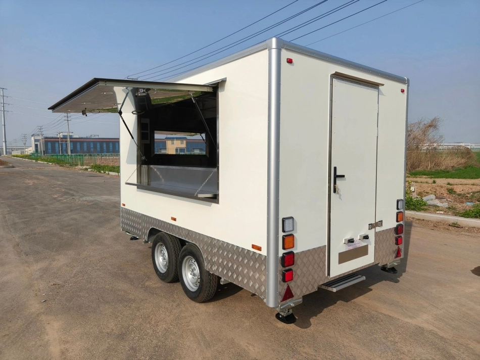 Food Truck WB-400F Equipé