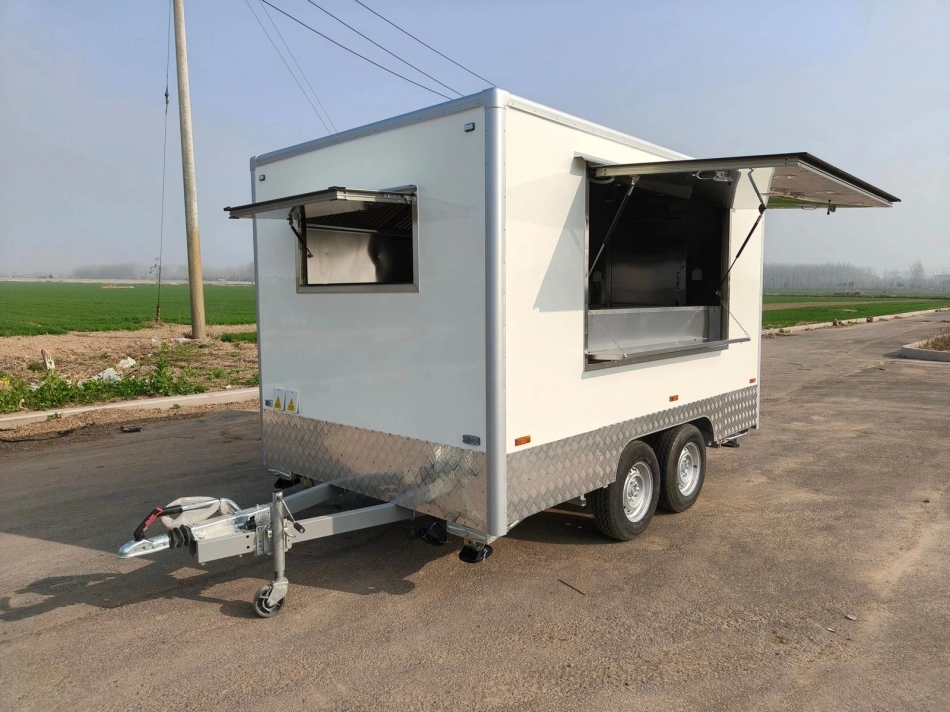 Food Truck WB-400F Equipé