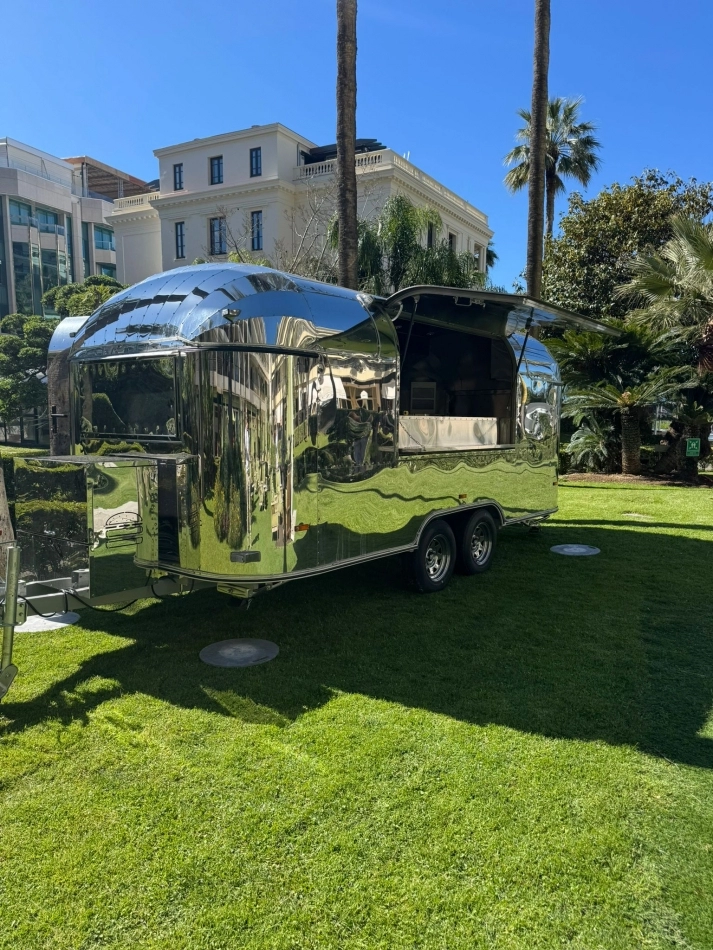 FOODTRUCK REPLICA WB-380 ST STANDARD