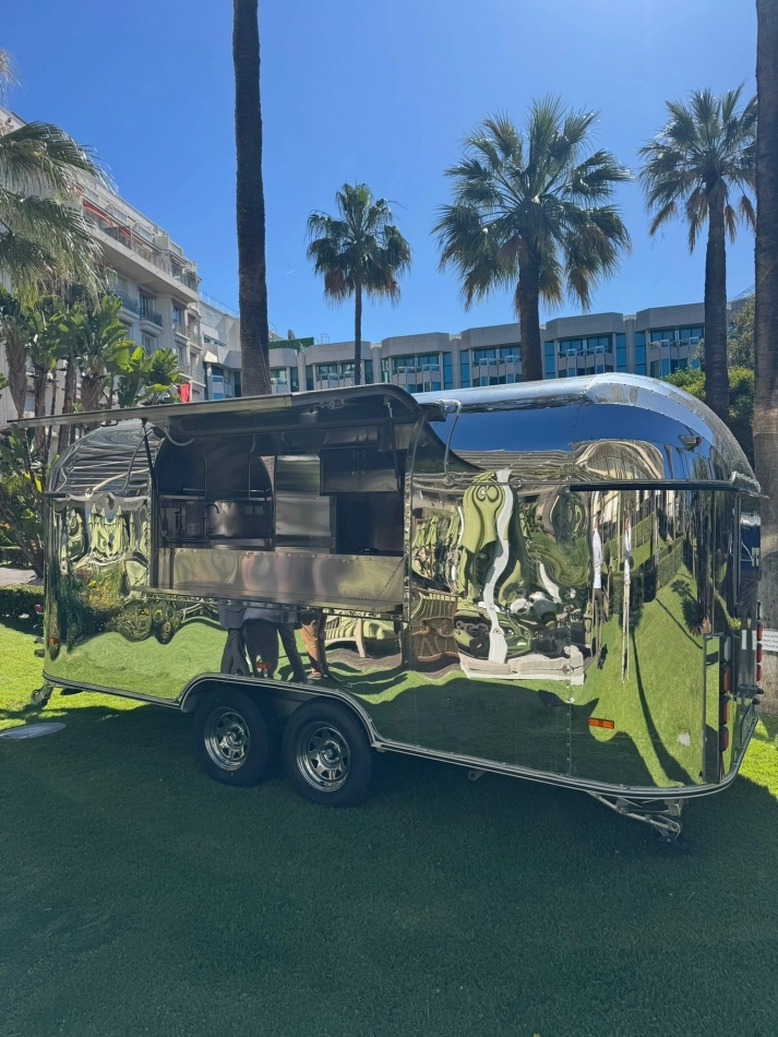FOODTRUCK REPLICA WB-380 ST STANDARD