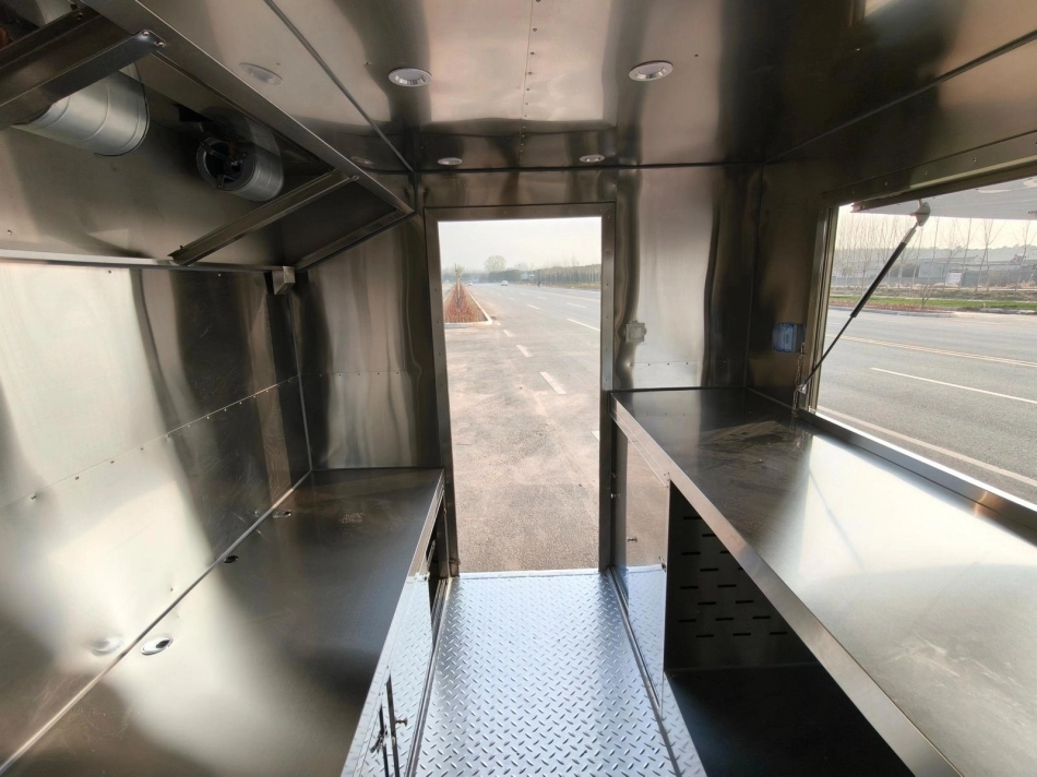 Food Truck WB-400F Equipé