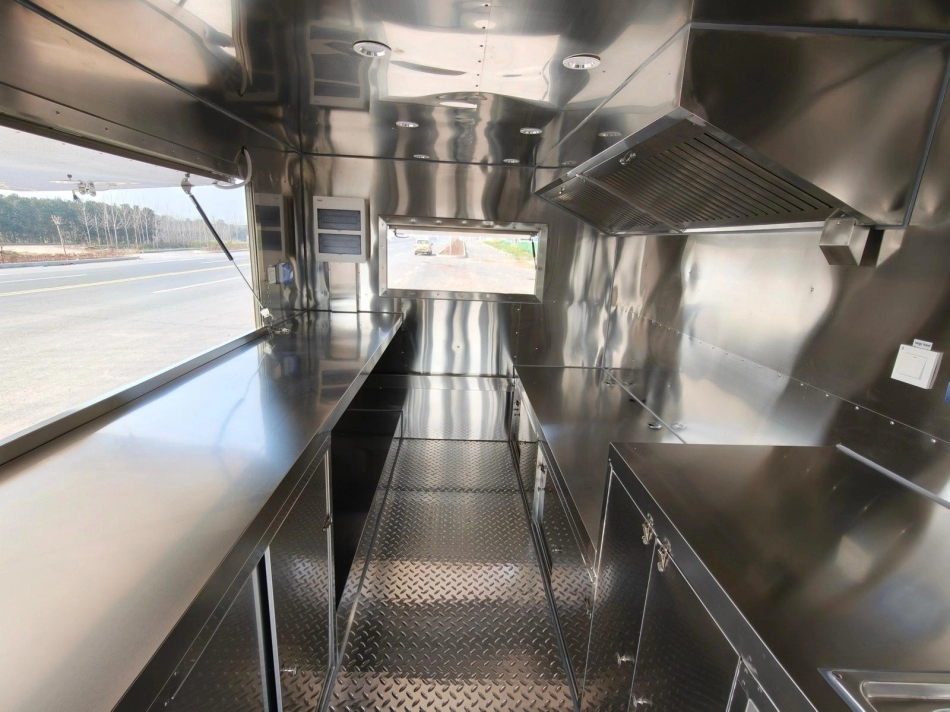 Food Truck WB-450F Equipé