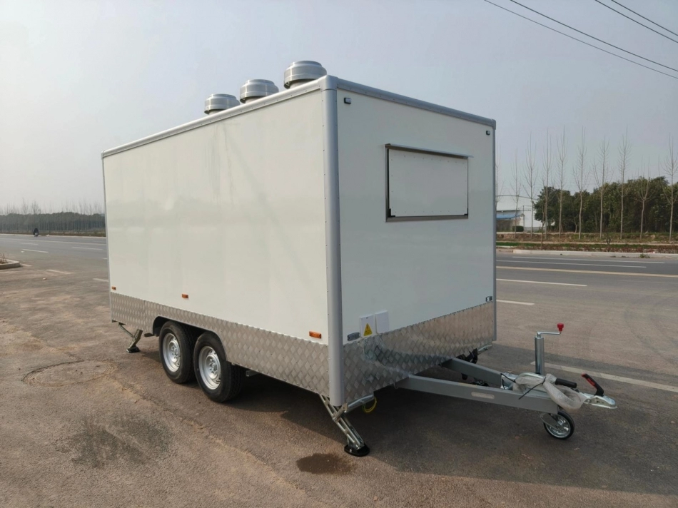 Food Truck WB-450F Equipé