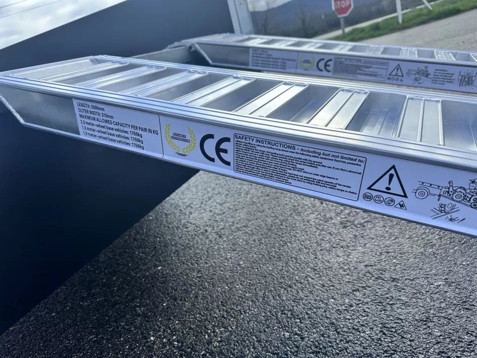 Rampe de chargement aluminium 2 m