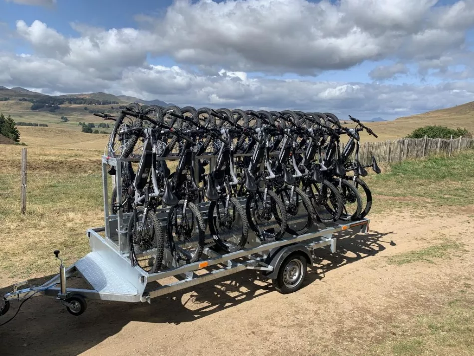 REMORQUE PORTE-VELOS SPECIALE VTT/VAE 15 PLACES