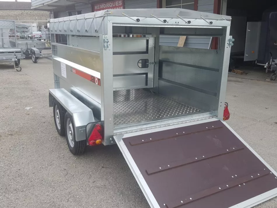 BETAILLERE 2 ESSIEUX  1300 KG                    