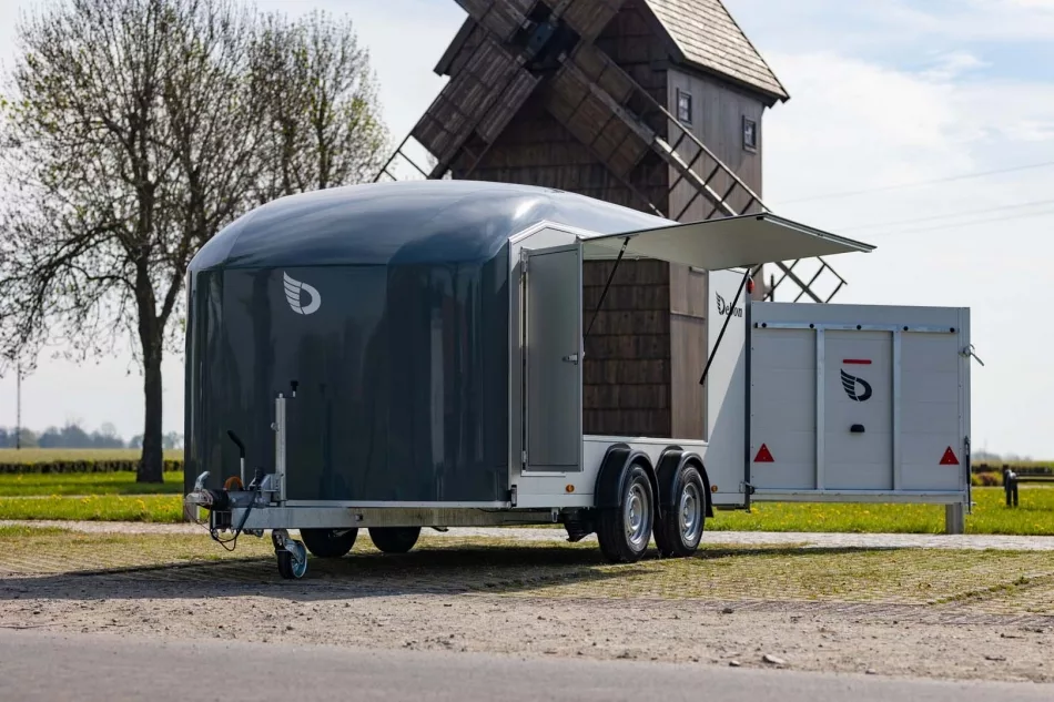 Debon Roadster 900