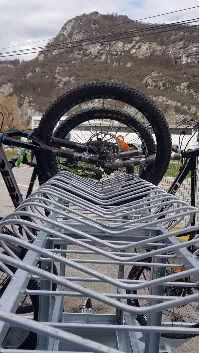 REMORQUE PORTE-VELOS 10 PLACES SPECIALE VTT/VAE